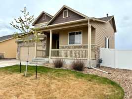 featured image of 831 Lakebrook Ct