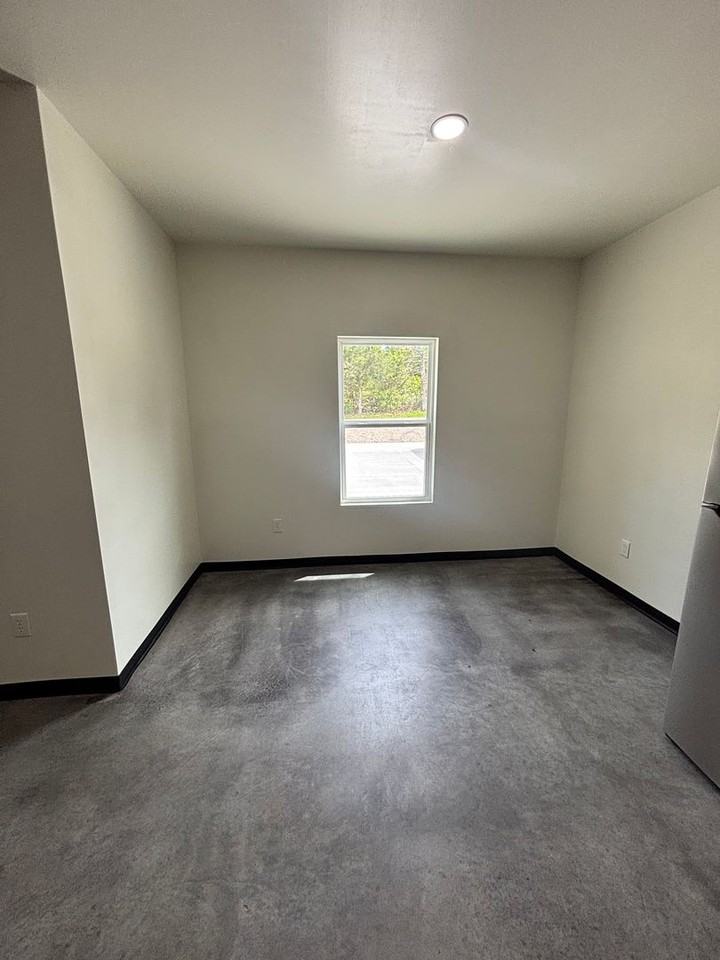 188 Summit St - Photo 4 of 15