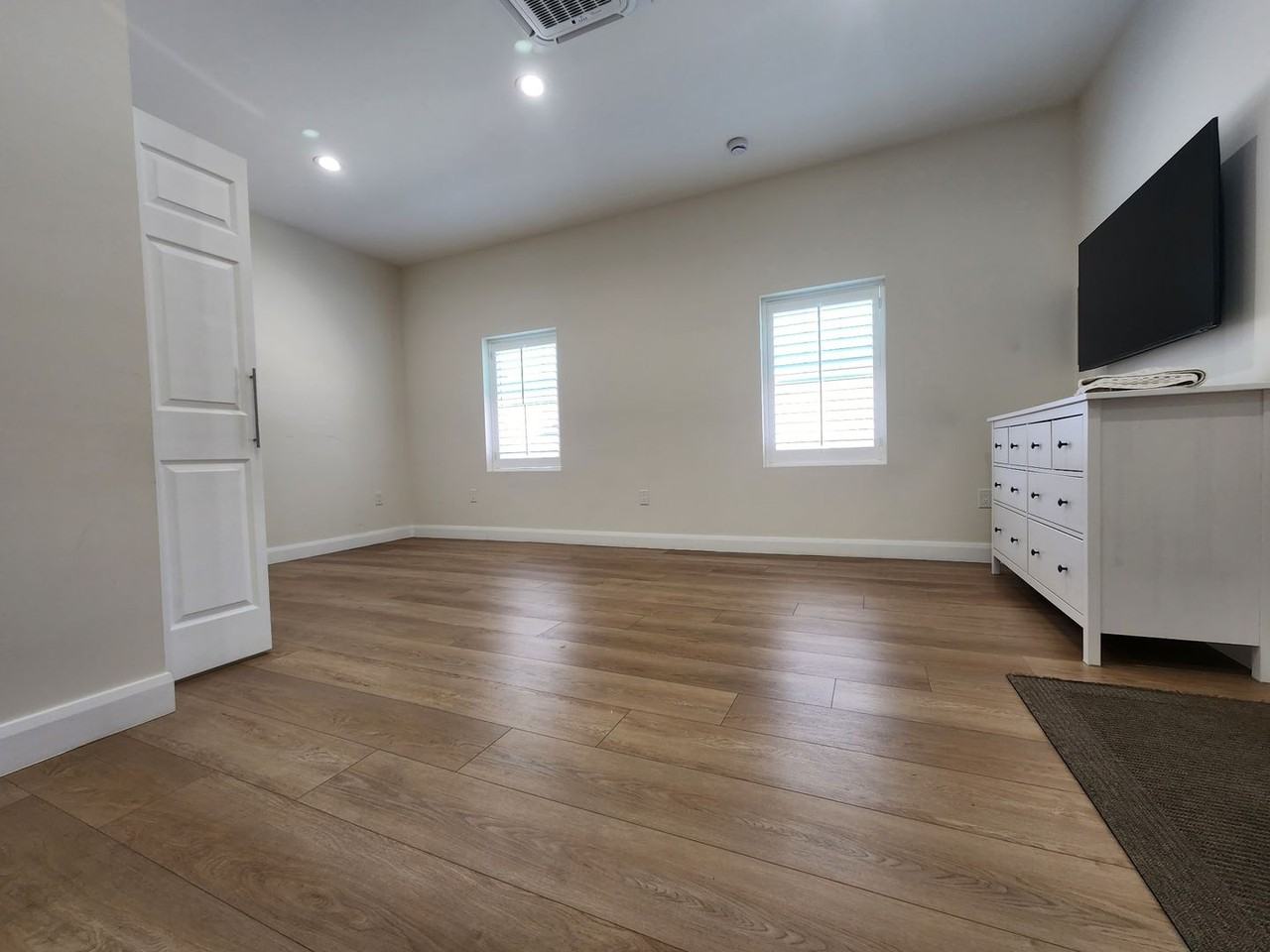 10458 Brooke Ave - Photo 5 of 8