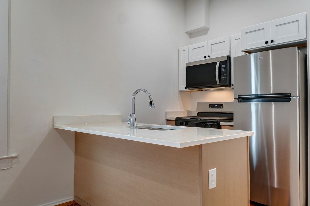 522 Elm St - Photo 4 of 23