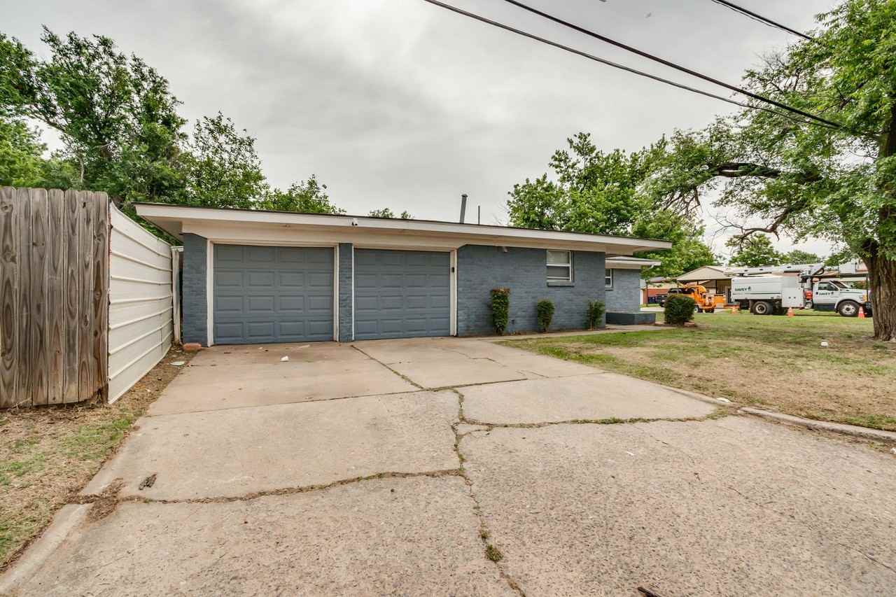 2641 Sw 57th St - Photo 2 of 47