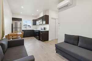featured image of 1933 Woden St