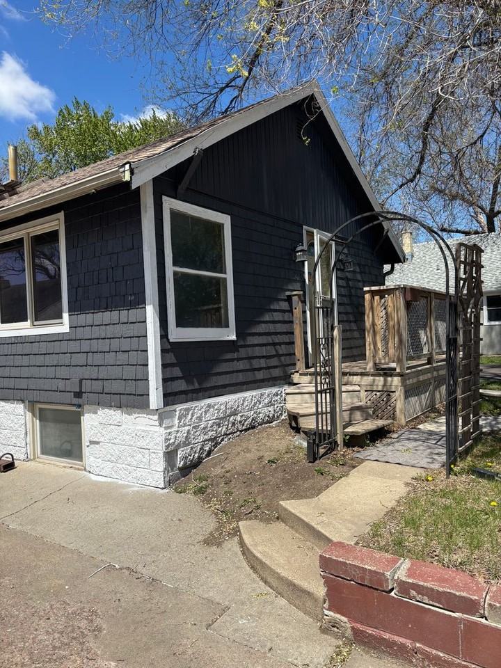 215 S Garfield Ave - Photo 3 of 27