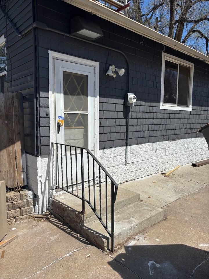 215 S Garfield Ave - Photo 6 of 27