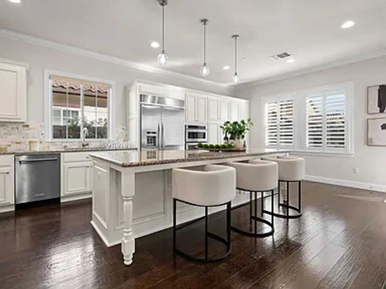 742 Torreya Ave - Photo 5 of 33