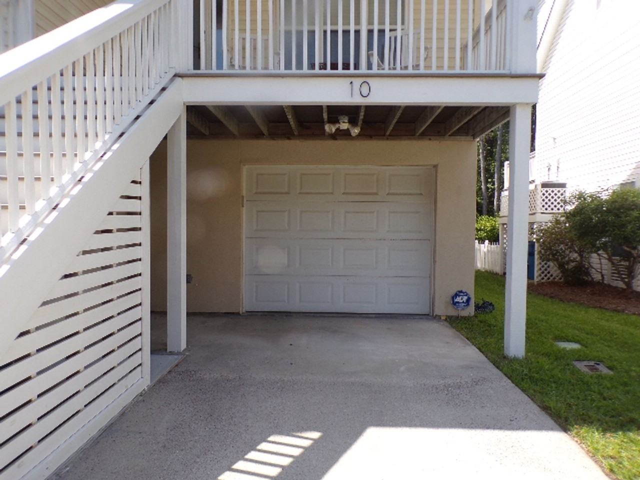 10 Cobblestone Ct - Photo 2 of 37