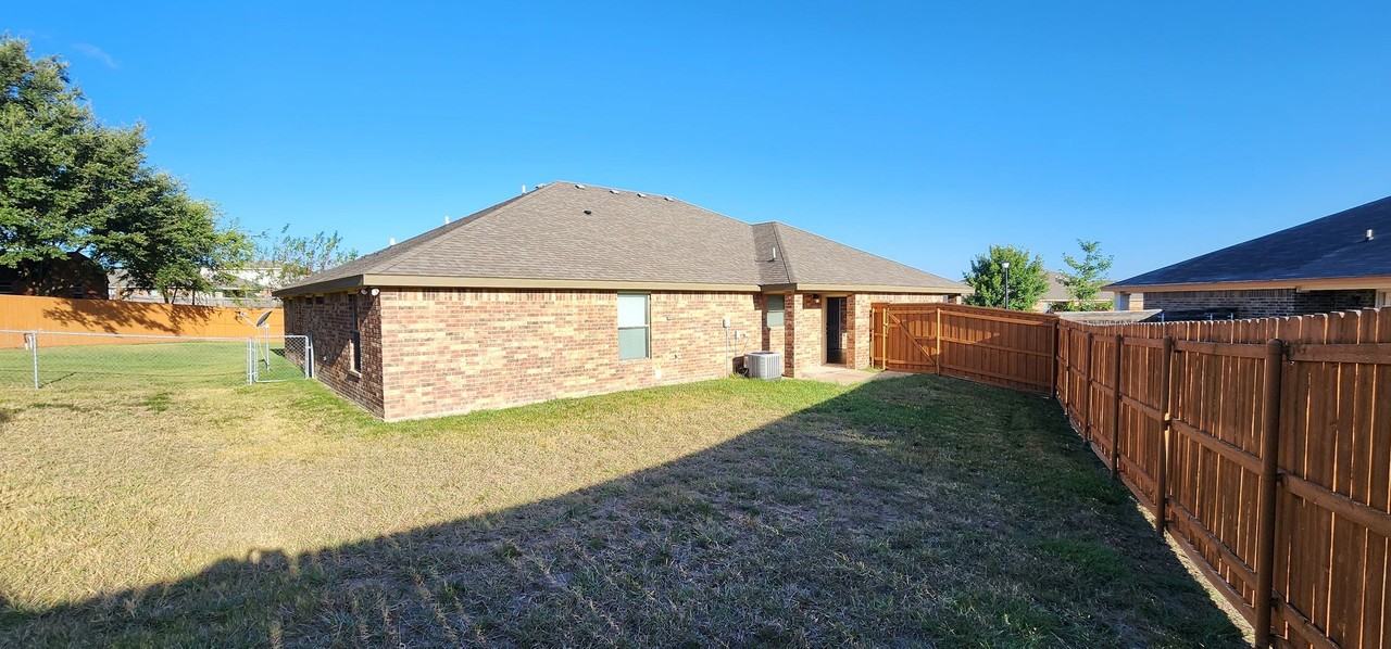 4611 Passion Flower Blvd Apt A - Photo 3 of 34