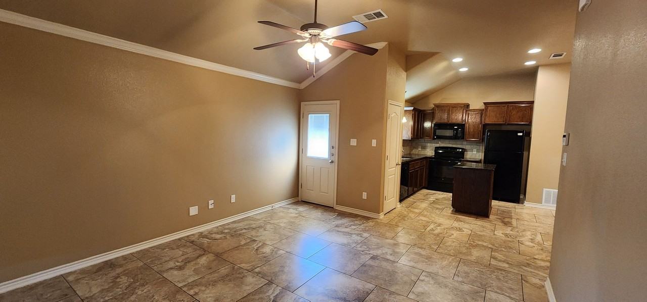 4611 Passion Flower Blvd Apt A - Photo 4 of 34