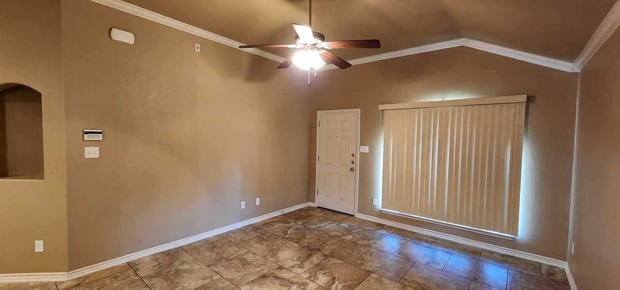 4611 Passion Flower Blvd Apt A - Photo 5 of 34