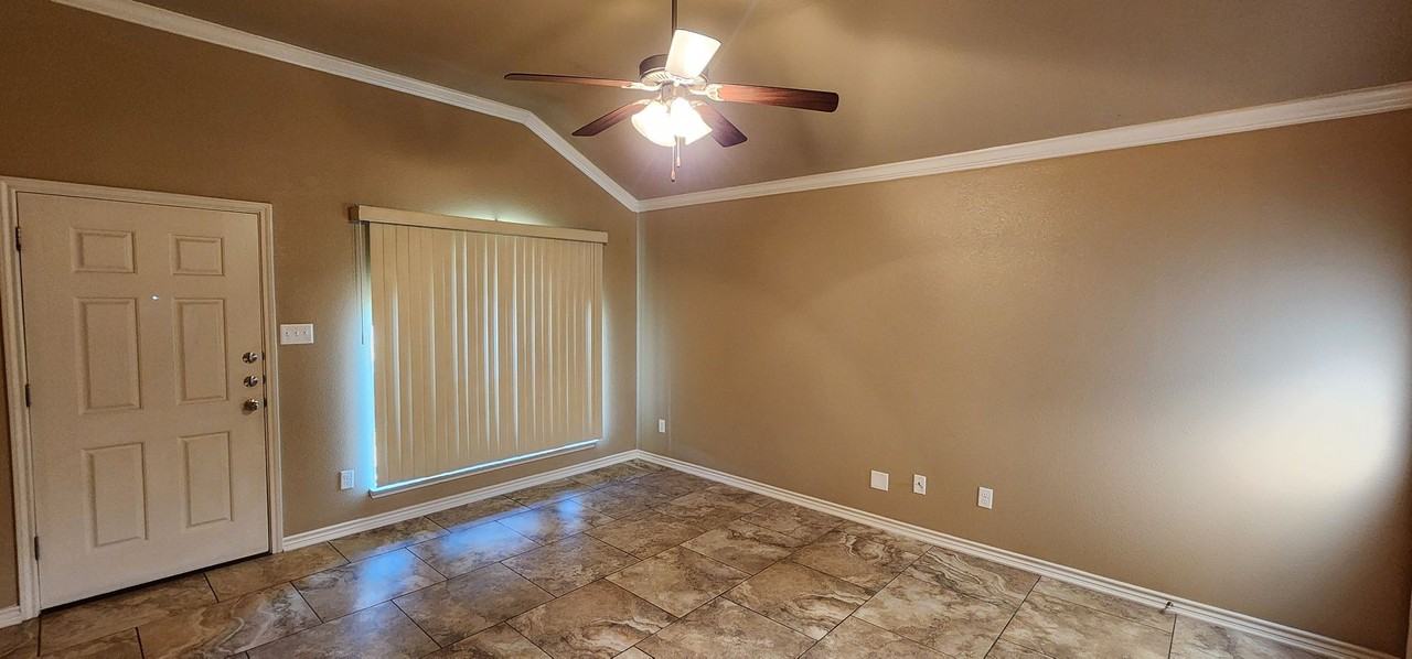 4611 Passion Flower Blvd Apt A - Photo 6 of 34