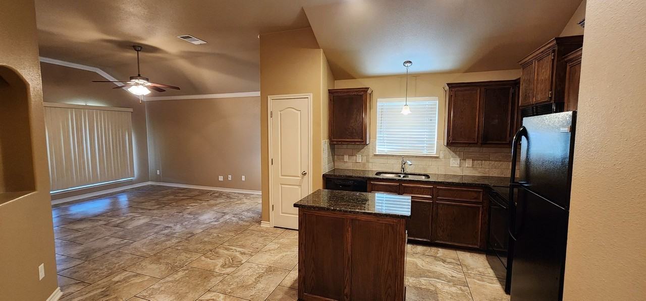 4611 Passion Flower Blvd Apt A - Photo 7 of 34