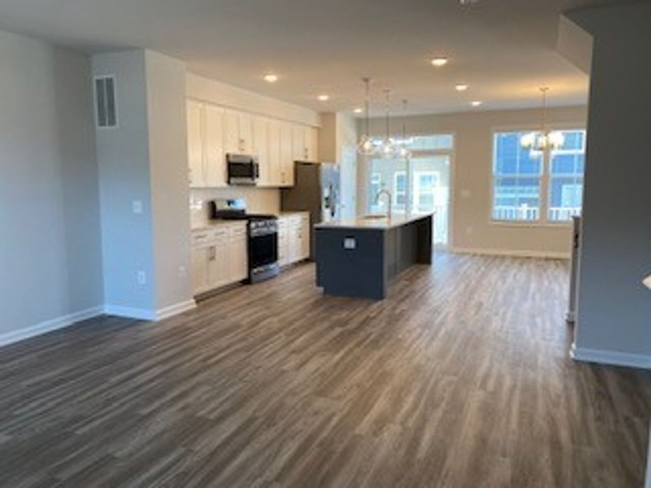 3418 Montague St - Photo 2 of 27