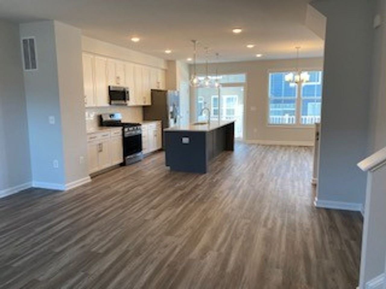 3418 Montague St - Photo 5 of 27