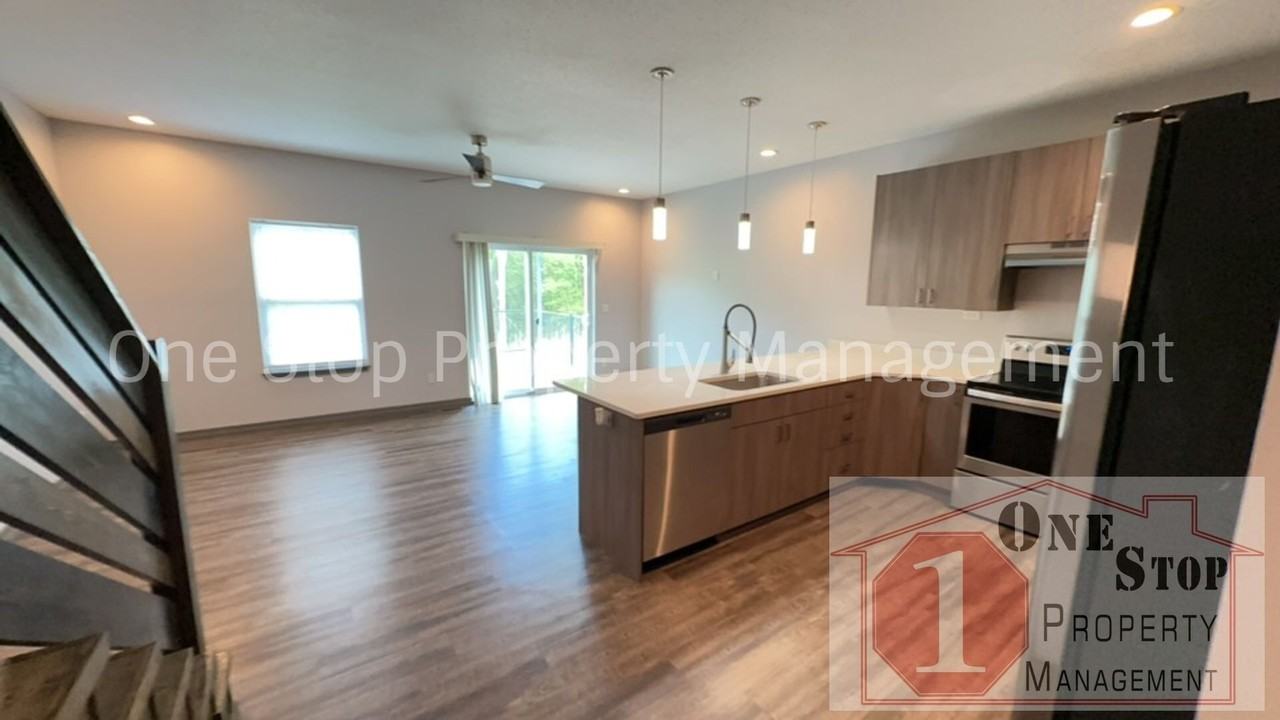 1232 Nw 77th St - Photo 3 of 21