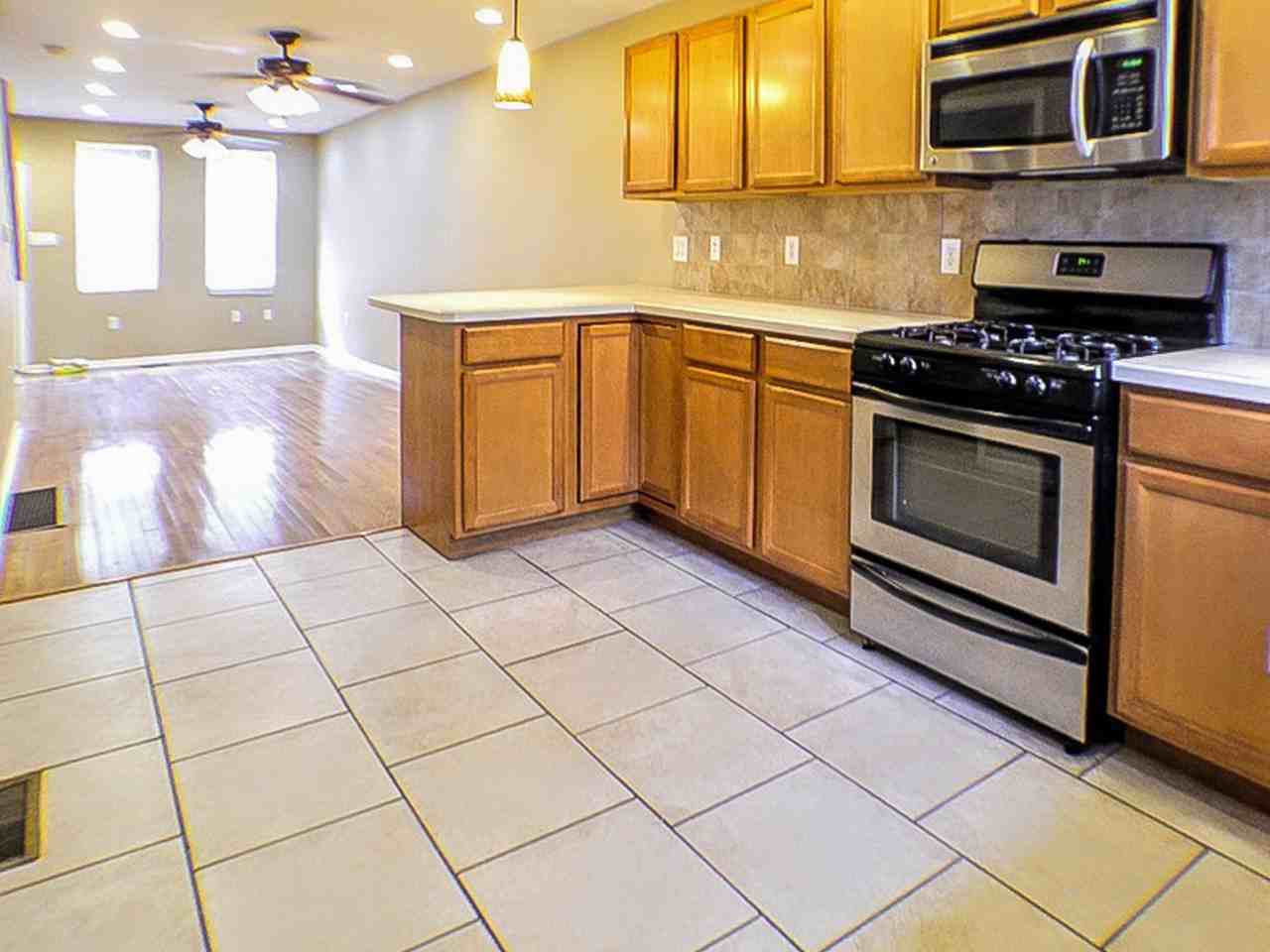 2346 Gerritt St - Photo 5 of 15