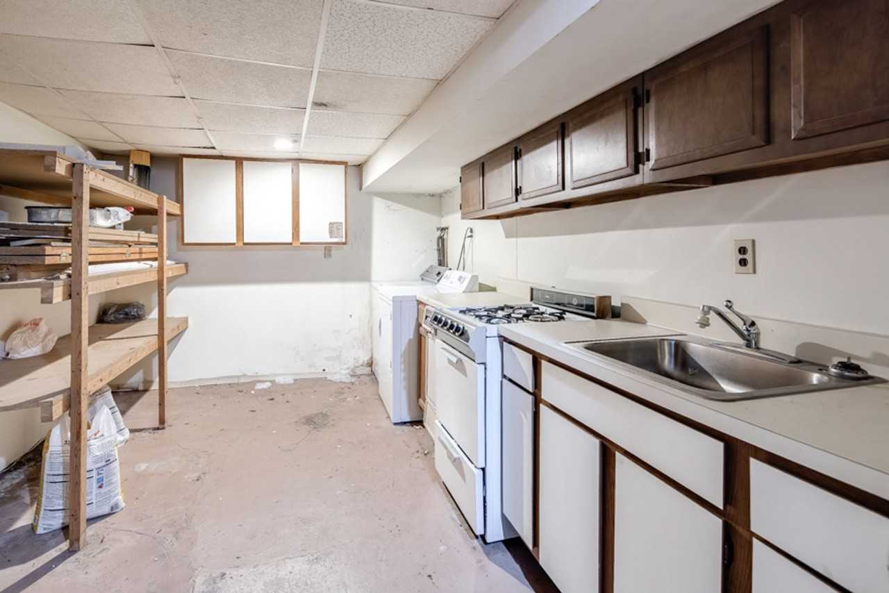 1916 Dickinson St - Photo 3 of 17