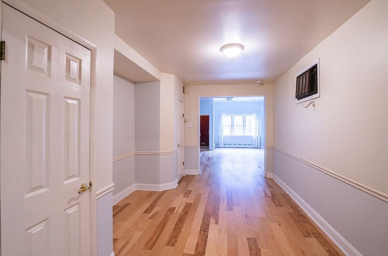 937 Mckean St - Photo 3 of 18
