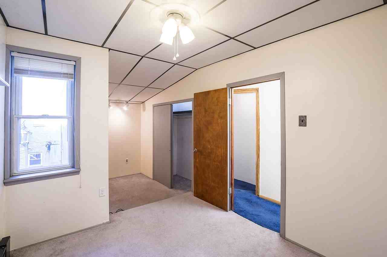 937 Mckean St - Photo 4 of 18