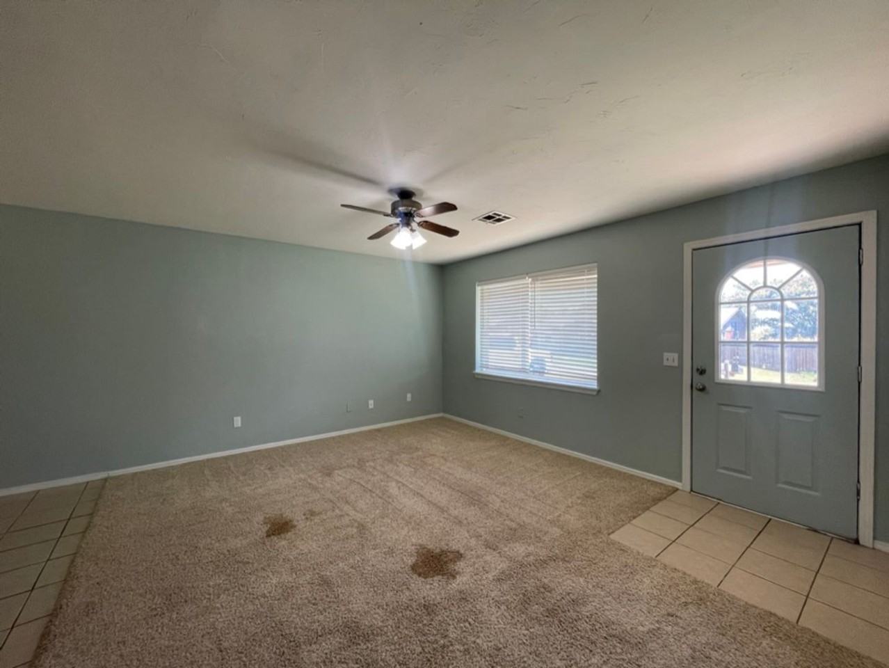 138 Ridgeline Dr - Photo 2 of 12