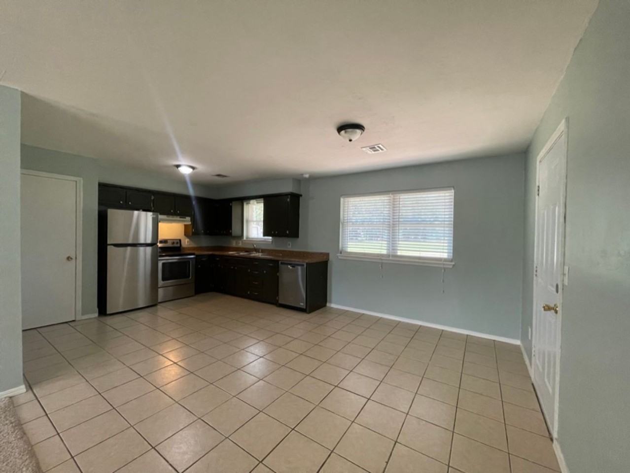 138 Ridgeline Dr - Photo 3 of 12