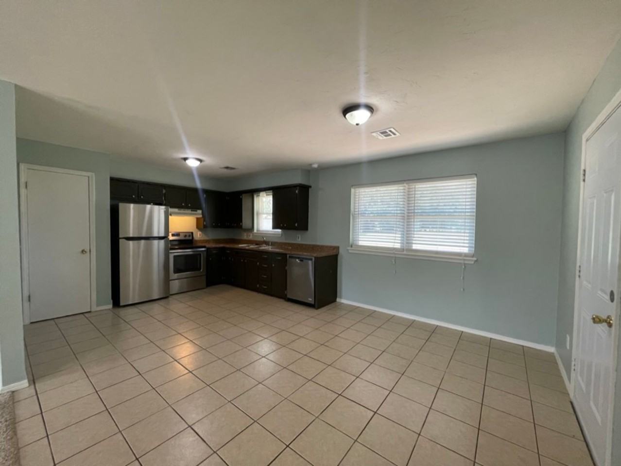 138 Ridgeline Dr - Photo 4 of 12