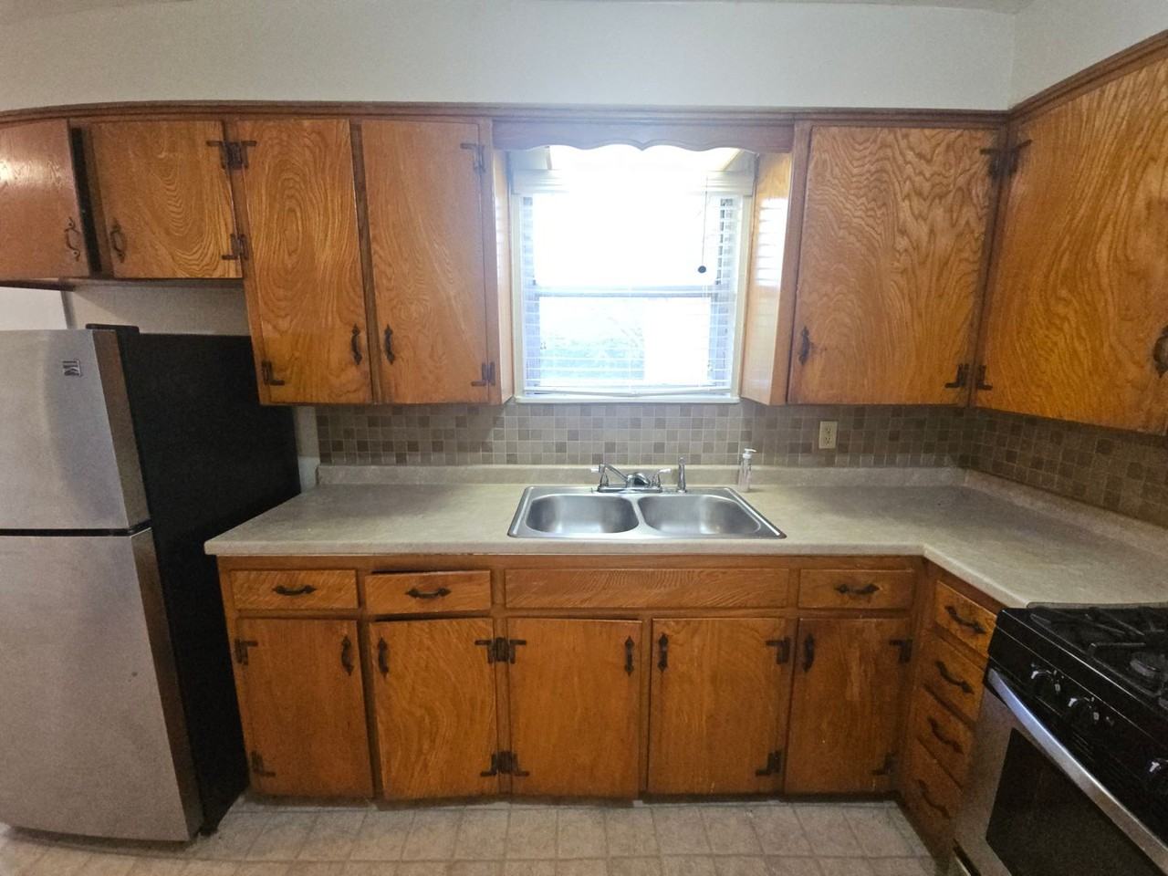 6419 Onyx Dr N - Photo 7 of 15