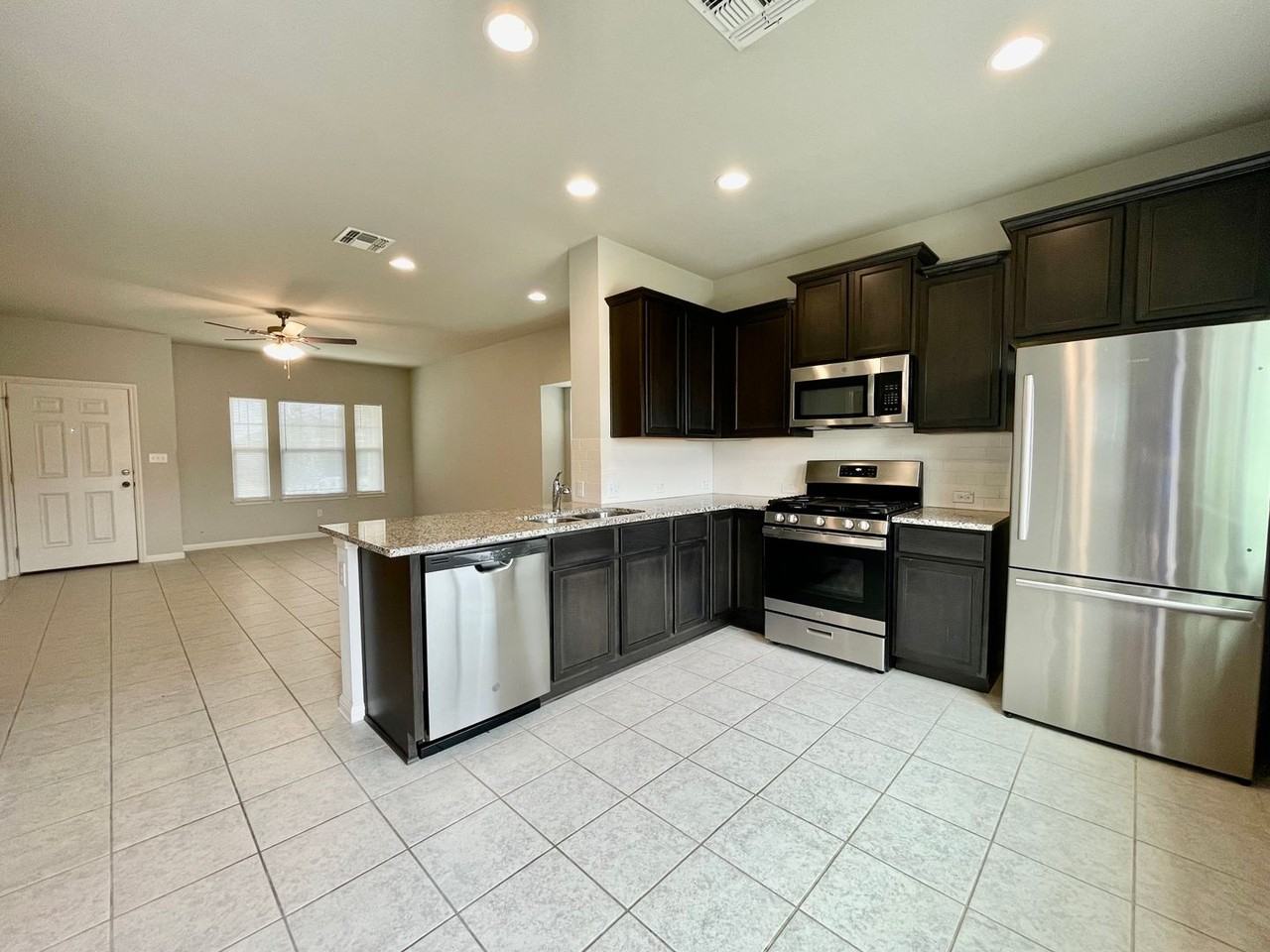 112 Witchhazel Way - Photo 3 of 14