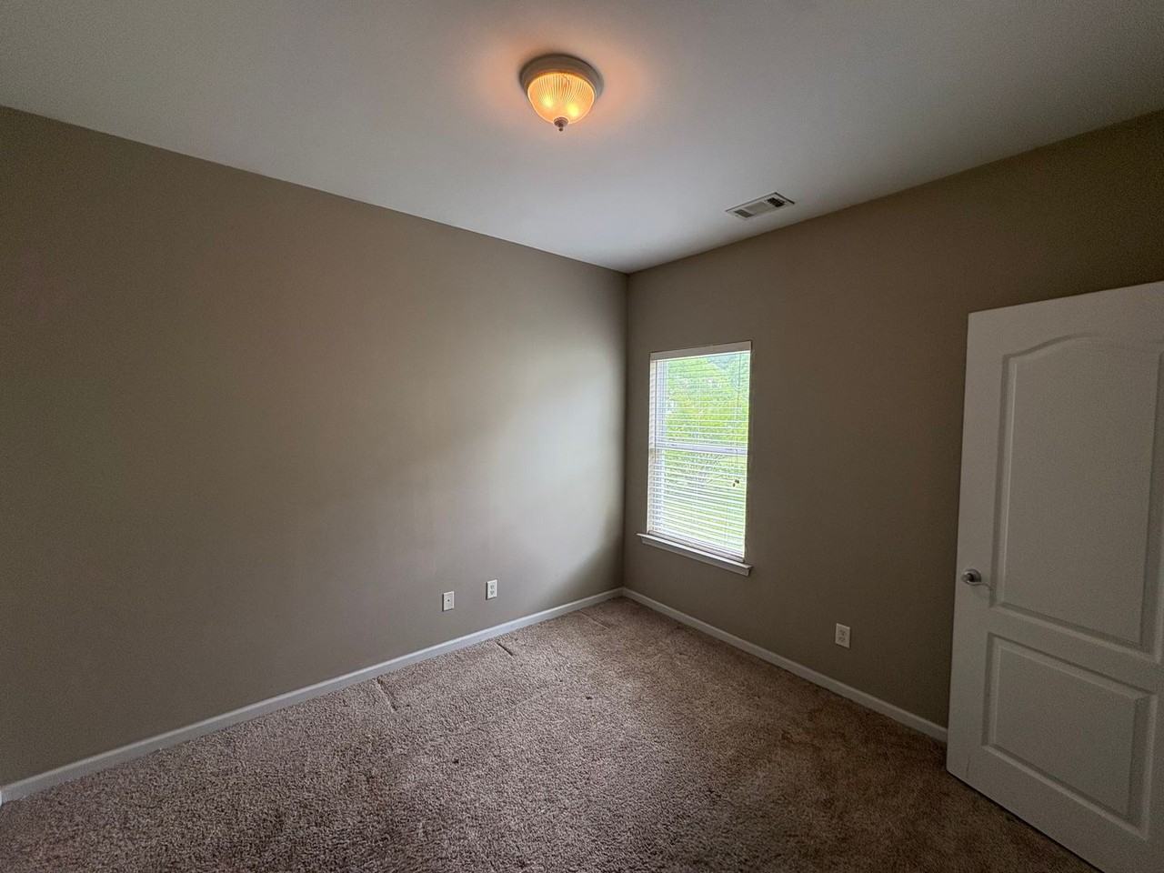 5287 Promenade Dr - Photo 7 of 15