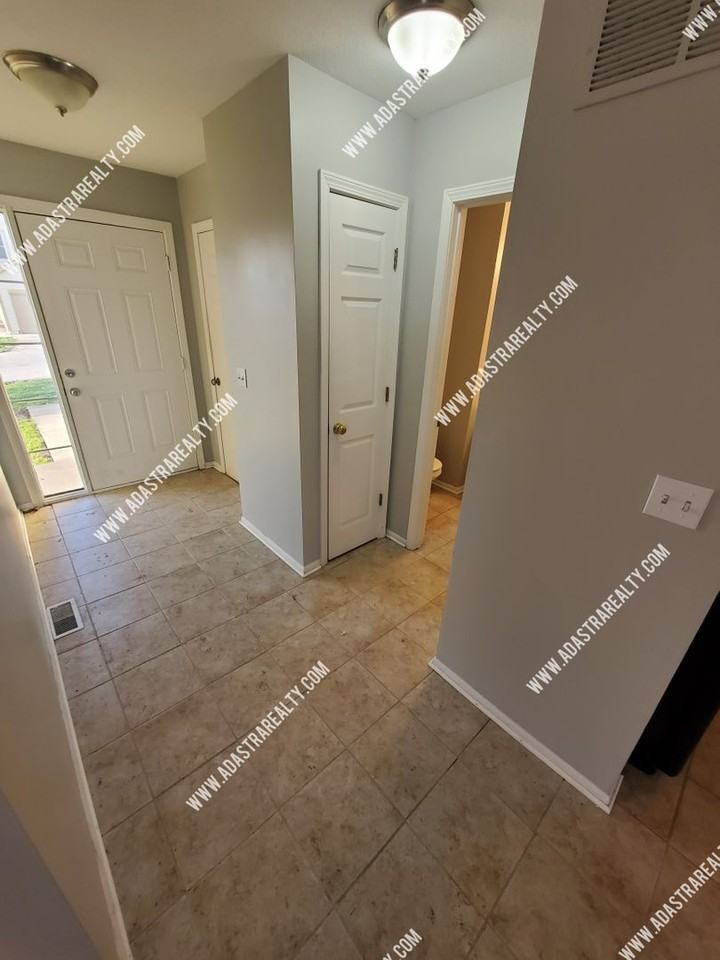304 N 9th St - Photo 4 of 22