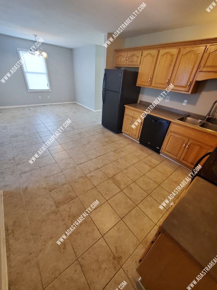 304 N 9th St - Photo 7 of 22