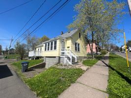 featured image of 617 N 9th Ave E