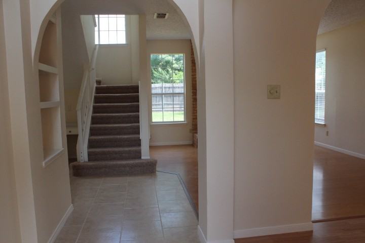 801 Blossomwood Dr - Photo 2 of 18