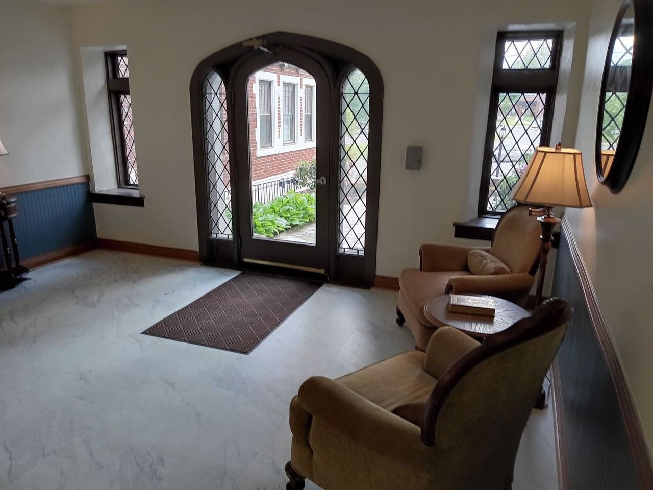701 W Locust St #22 - Photo 4 of 27