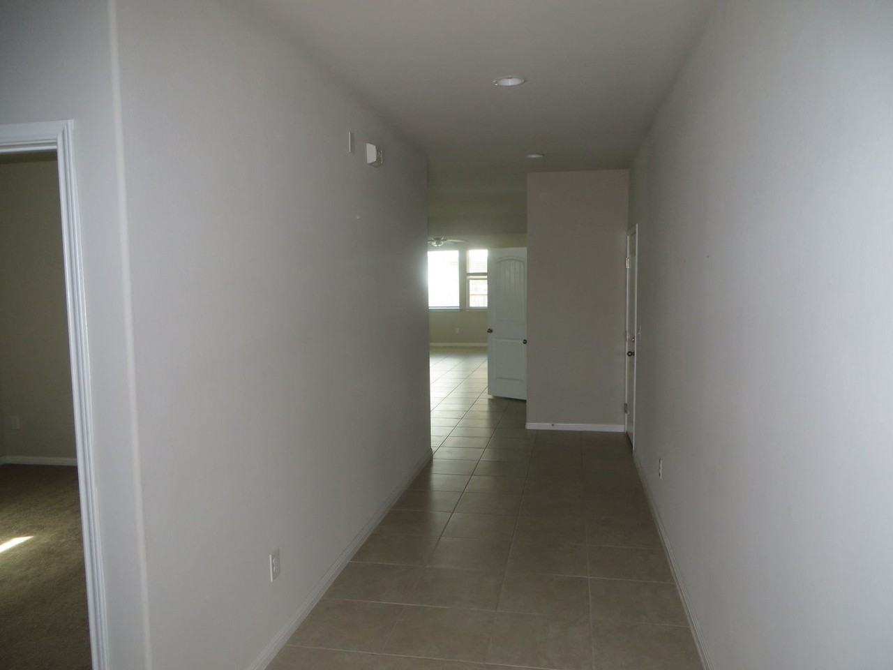 301 La Escalera Dr - Photo 6 of 22