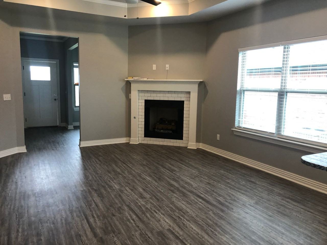 804 Sw Cabriolet St - Photo 2 of 15