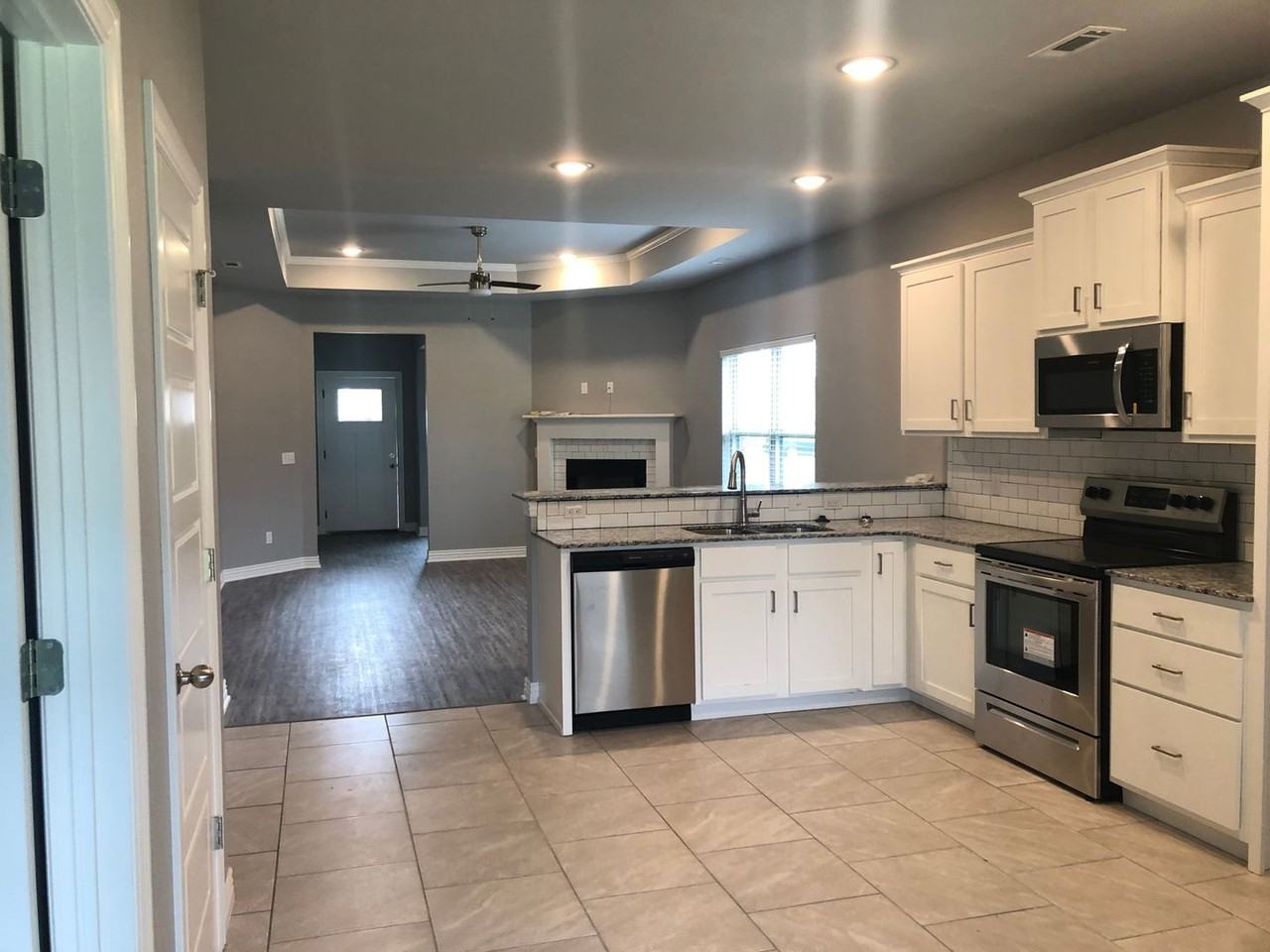 804 Sw Cabriolet St - Photo 5 of 15