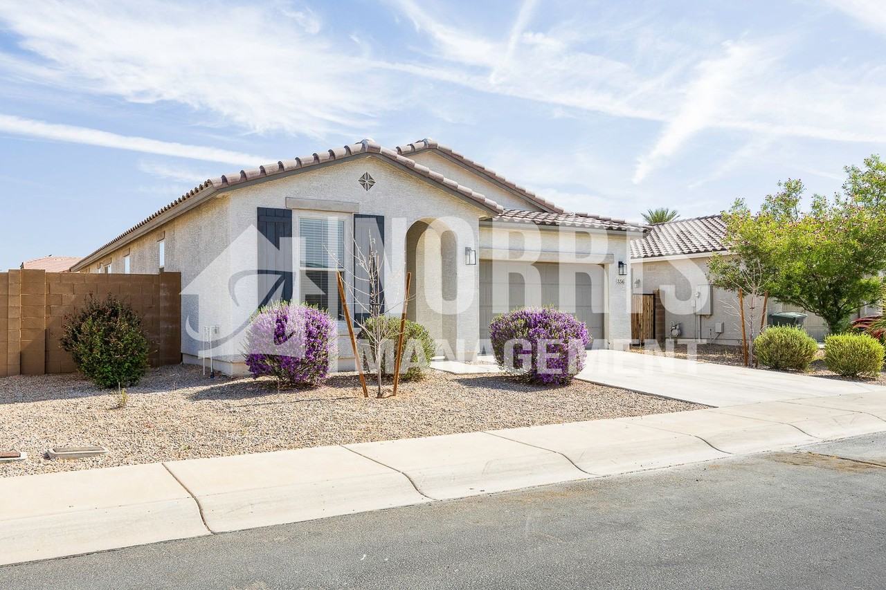 336 E Hawaii Dr - Photo 2 of 38