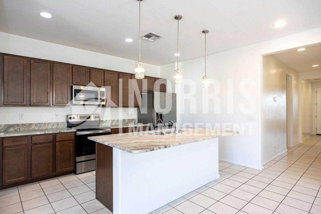 336 E Hawaii Dr - Photo 5 of 38
