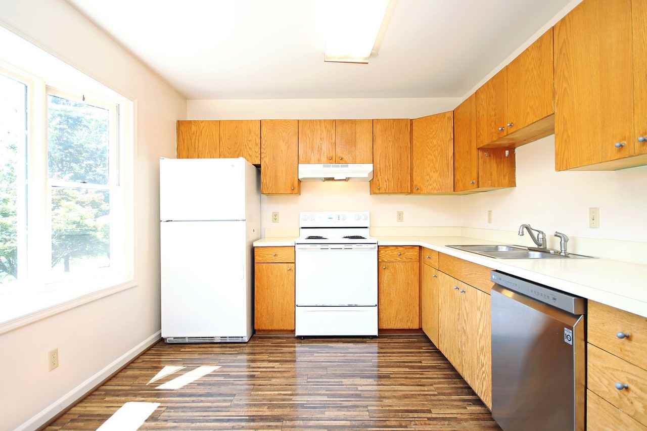 524 Woodmont Dr - Photo 2 of 16