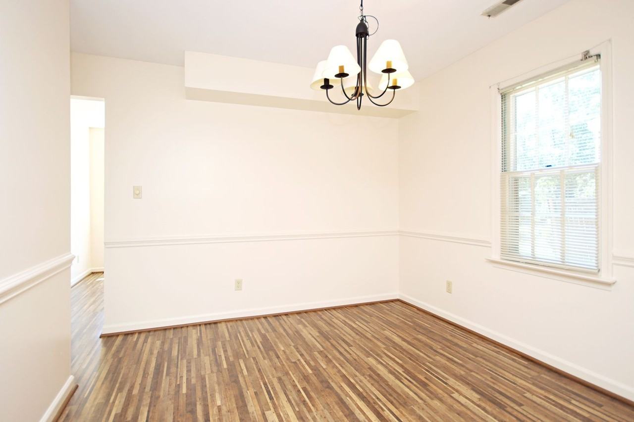 524 Woodmont Dr - Photo 5 of 16