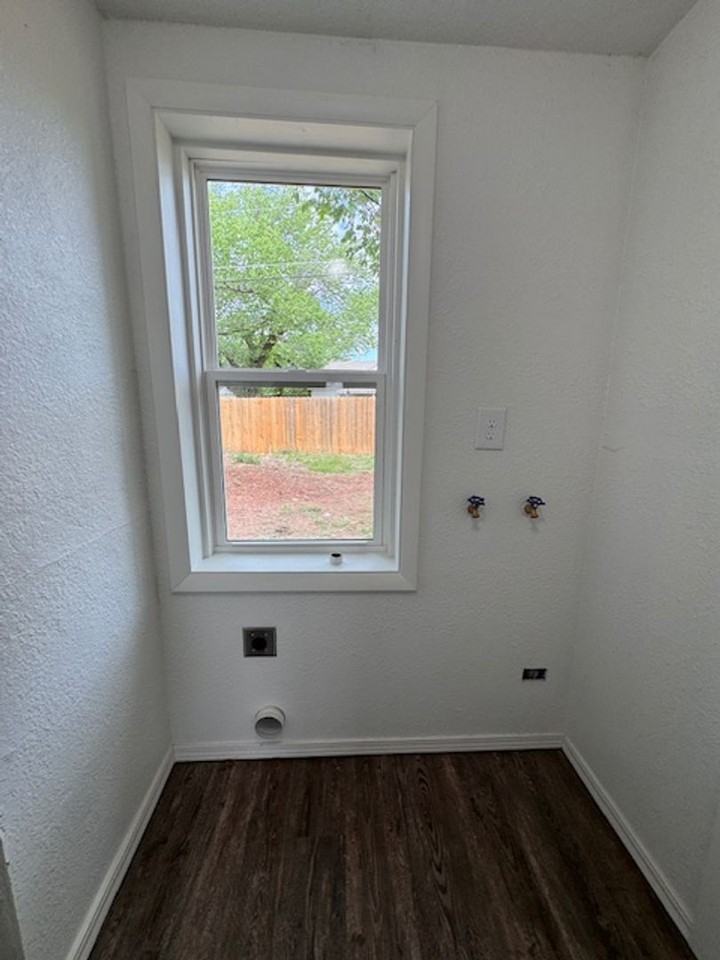 2917 Shirley Ln - Photo 5 of 12