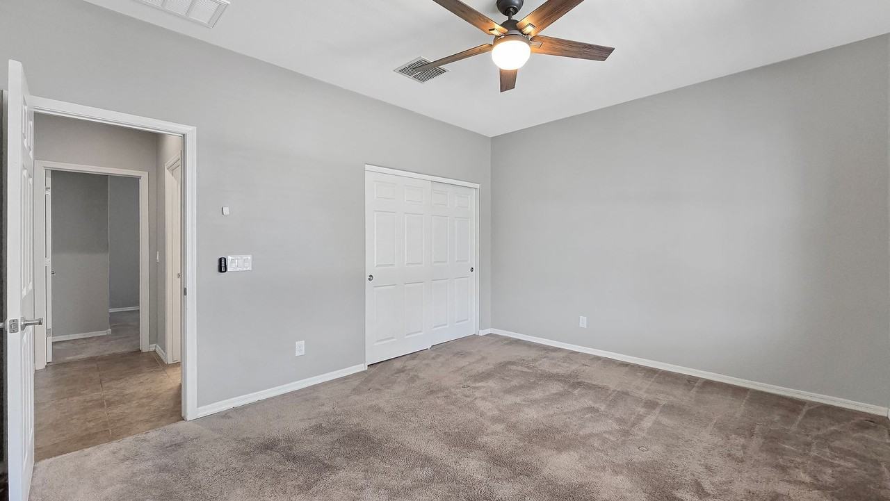 17422 W Superior Ave - Photo 5 of 30