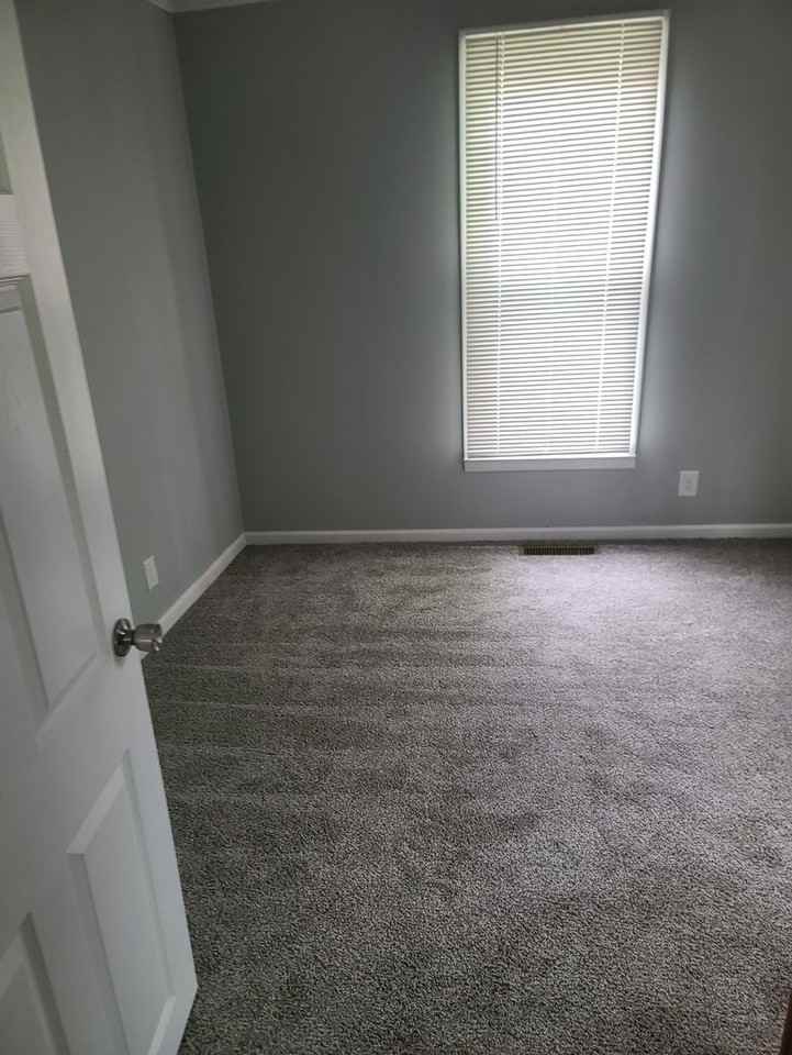 820 N Walnut St - Photo 4 of 9