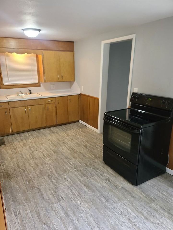 820 N Walnut St - Photo 6 of 9
