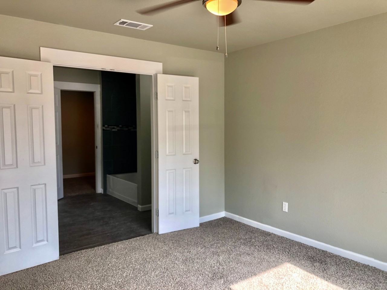 815 Hickory St - Photo 6 of 13
