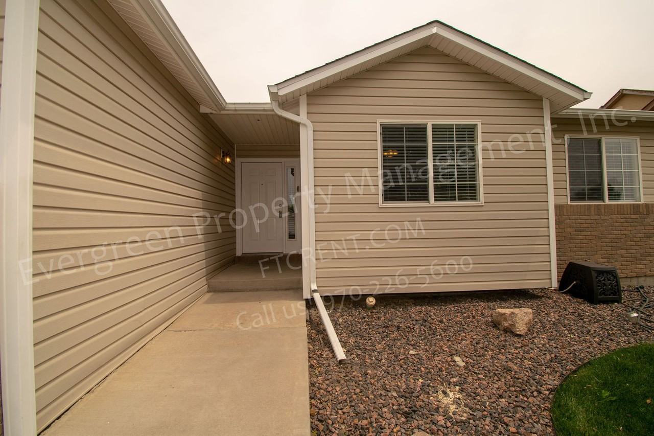 413 Hawthorne Ave - Photo 2 of 43