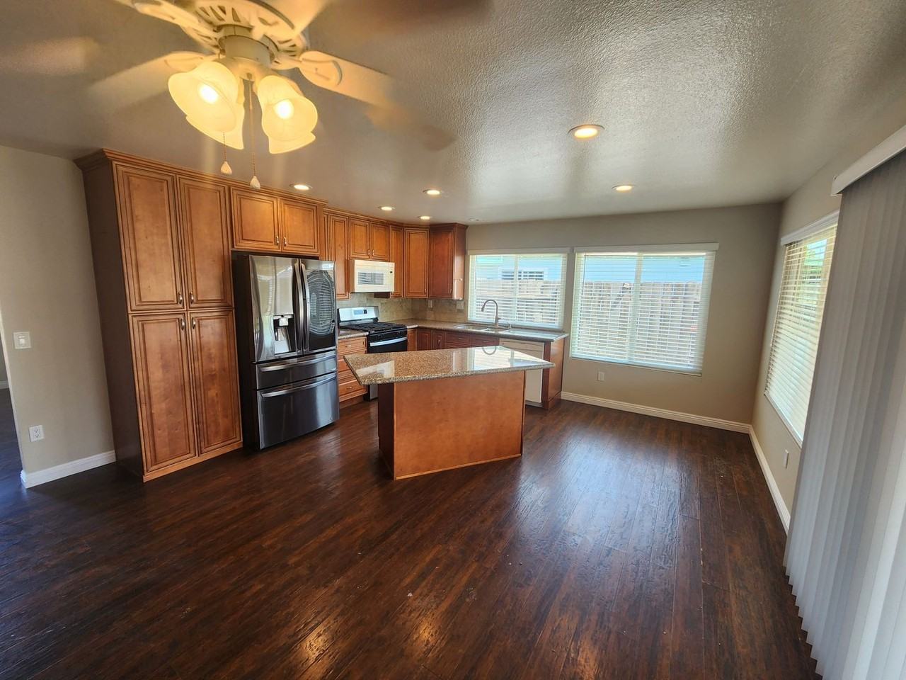 8411 Menkar Rd - Photo 4 of 15