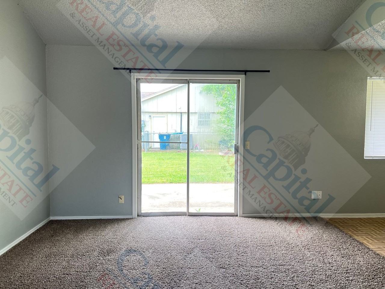 10220 Isaac Dr - Photo 4 of 35