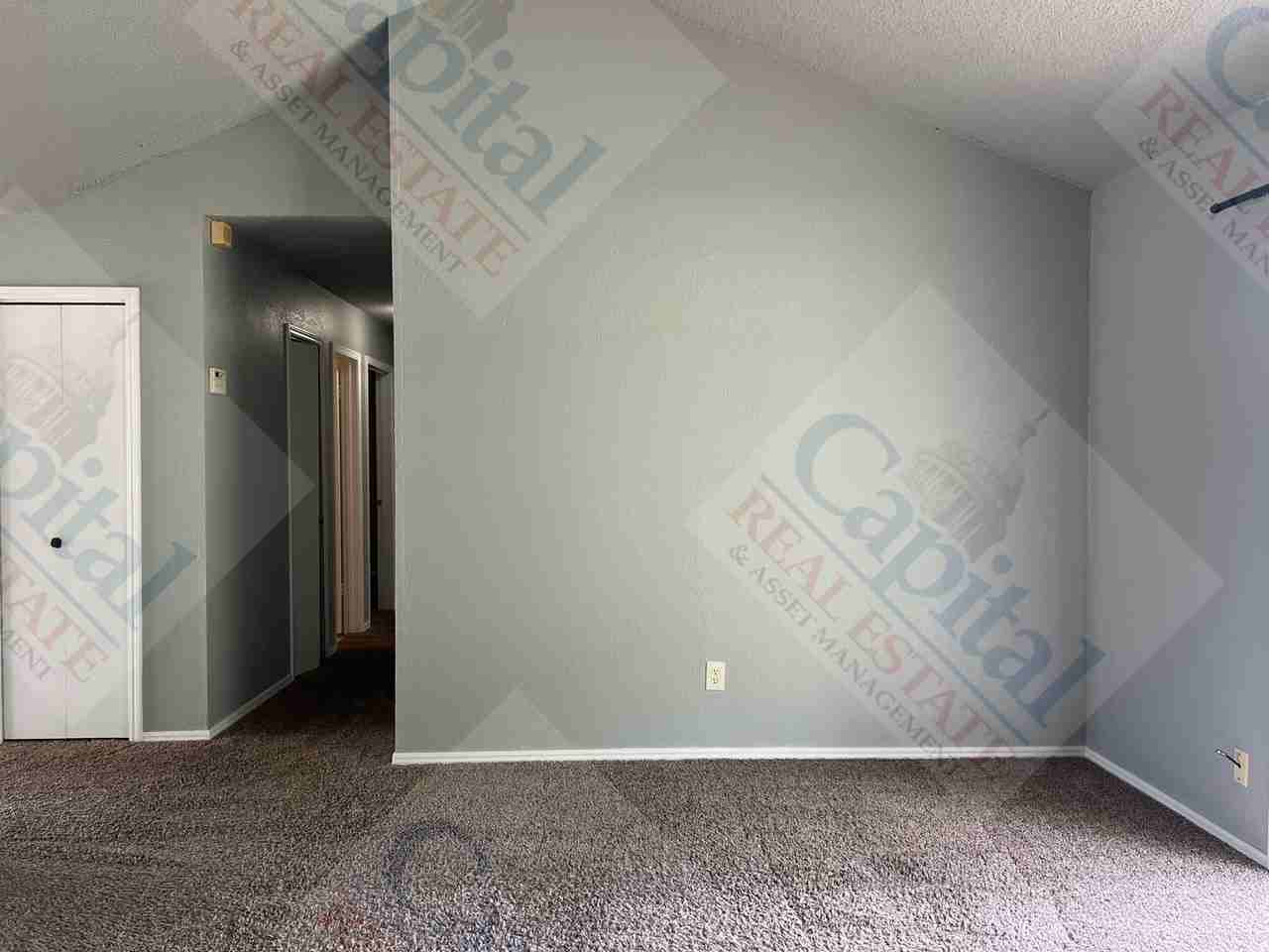 10220 Isaac Dr - Photo 5 of 35