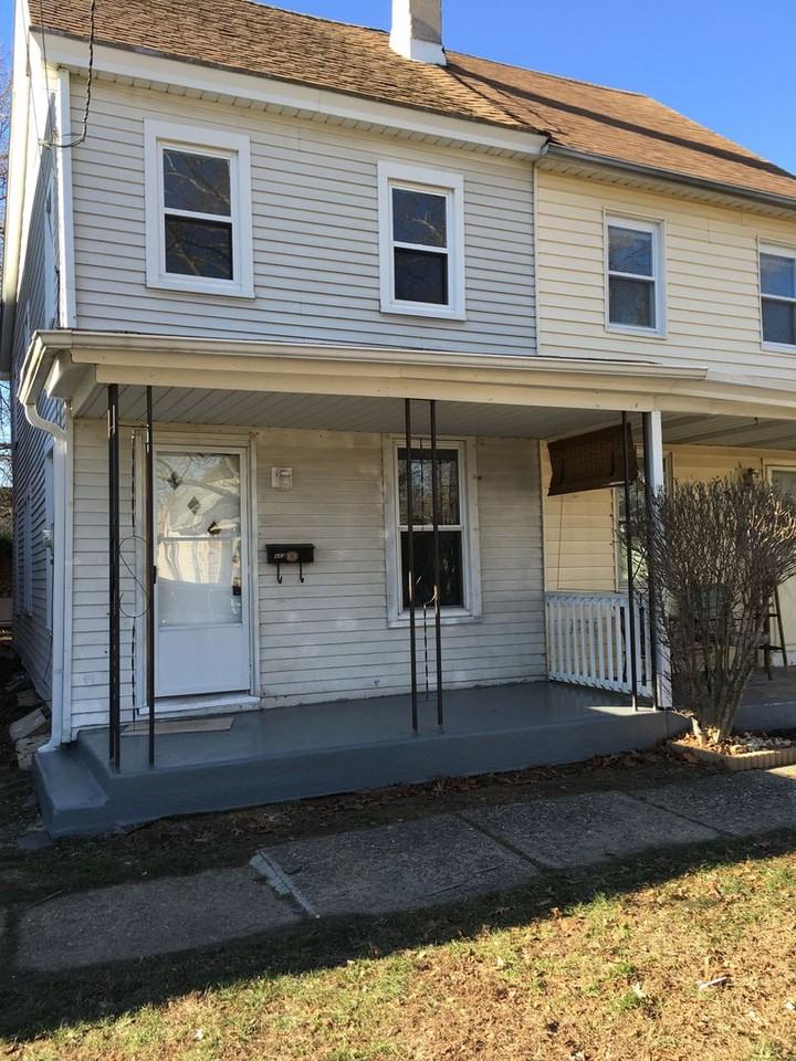 443 Magnolia St - Photo 2 of 2